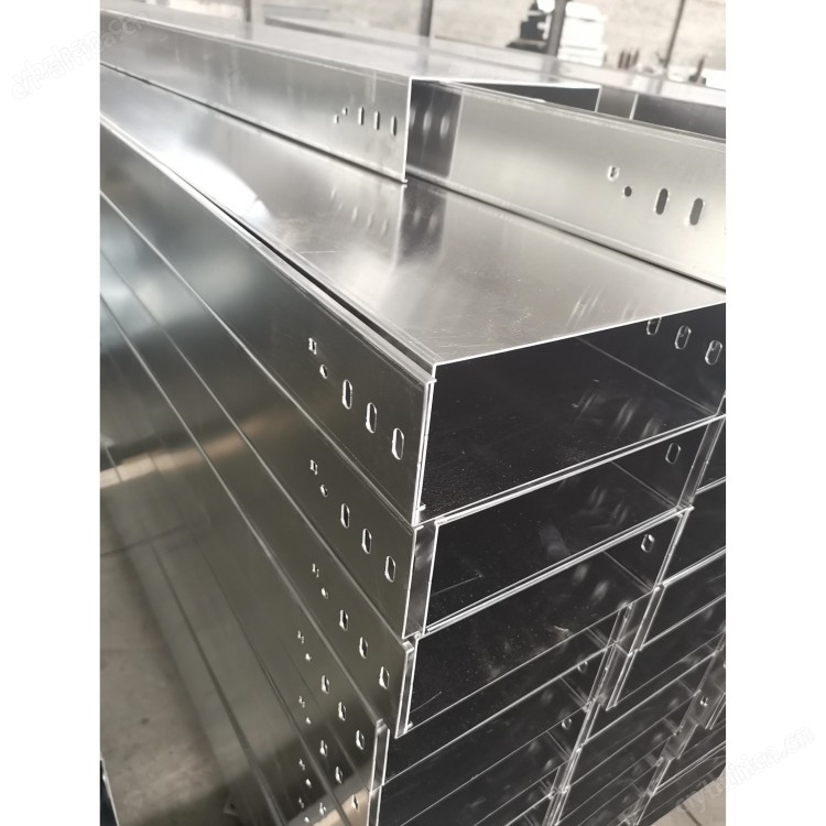 638670833156084161467.jpg 铝合金槽式防火喷塑桥架